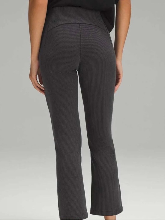 lululemon athletica Pants - Lululemon Grey Ribbed Softstreme Zip-Leg High-Rise Cropped Pants 25" Size 14